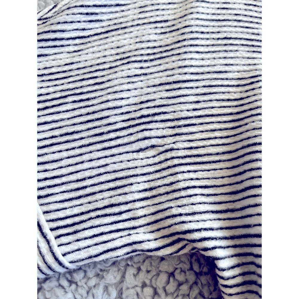 Max Studio Medium Black & White Striped Short Sleeve Top. - Picture 5 of 8